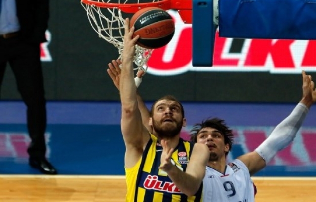 Fenerbahçe Ülker, Anadolu Efes'e izin vermedi