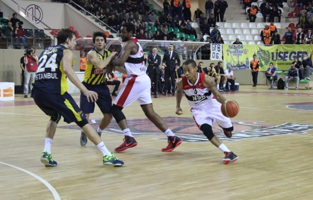 Fenerbahçe Ülker, Eskişehir'i rahat geçti