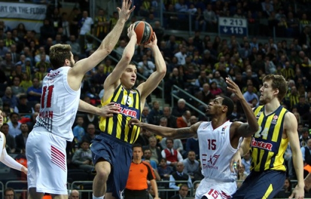 Fenerbahçe Ülker'den Armani Milano'ya fark