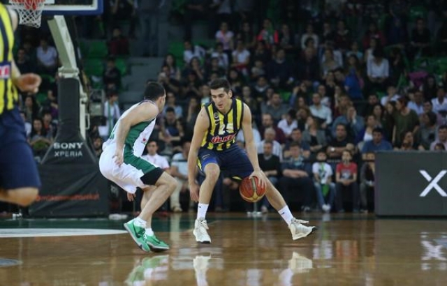 Fenerbahçe Ülker'den Daçka'ya fark