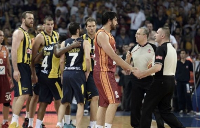 Fenerbahçe ve Galatasaray aynı turnuvada