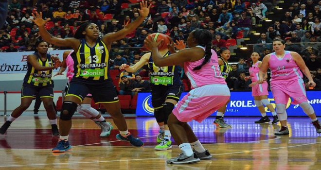 Fenerbahçe'yi deviren AGÜ liderliği geri aldı