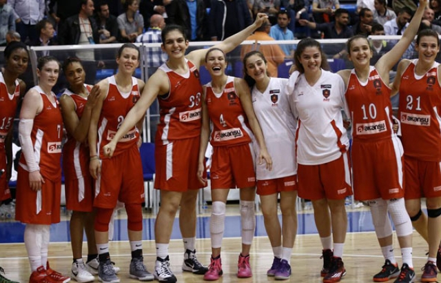 Fenerbahçe'yi eleyen AGÜ finalde