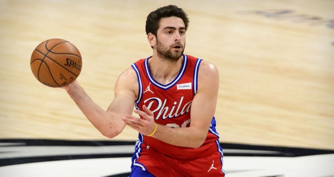 Furkan Korkmaz 76ers'da kaldı