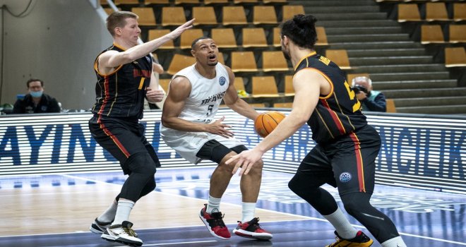 Galatasaray, Bears'a farklı kaybetti