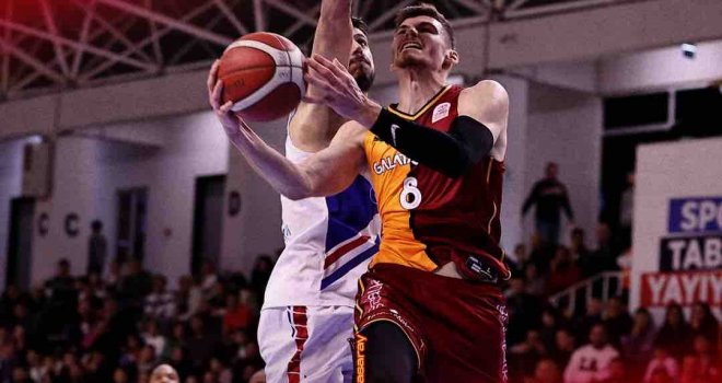 Galatasaray, Büyükçekmece'yi geçti