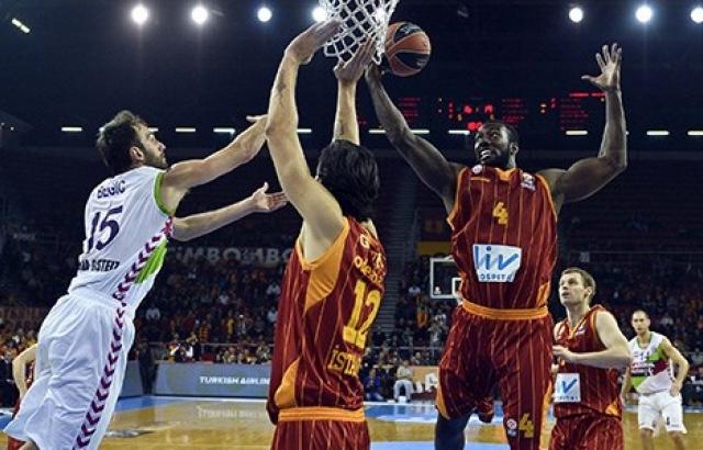 Galatasaray evinde Laboral'e kaybetti