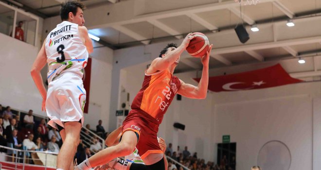 Galatasaray ilk galibiyetini Aliağa'da aldı