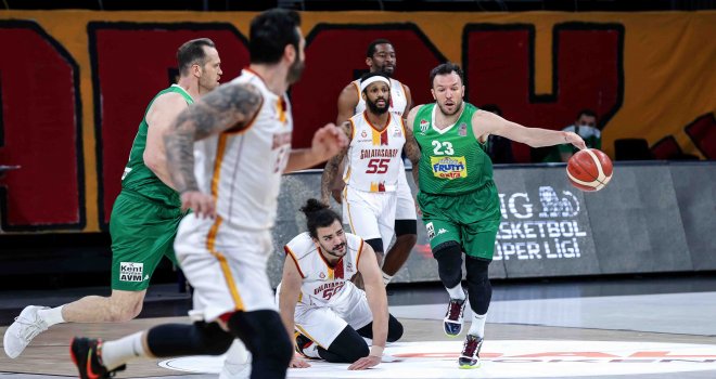 Galatasaray ligde kalmayı garantiledi