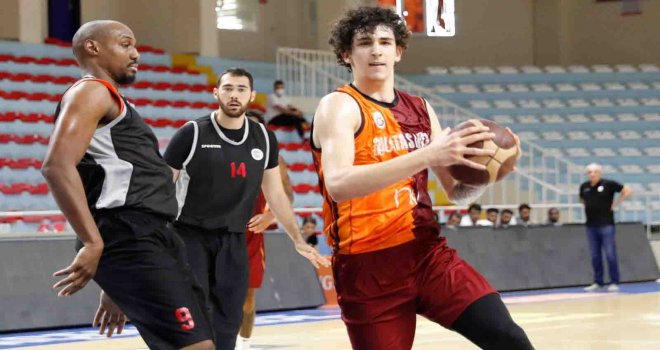 Galatasaray, Semt 77 Yalovaspor'u mağlup etti