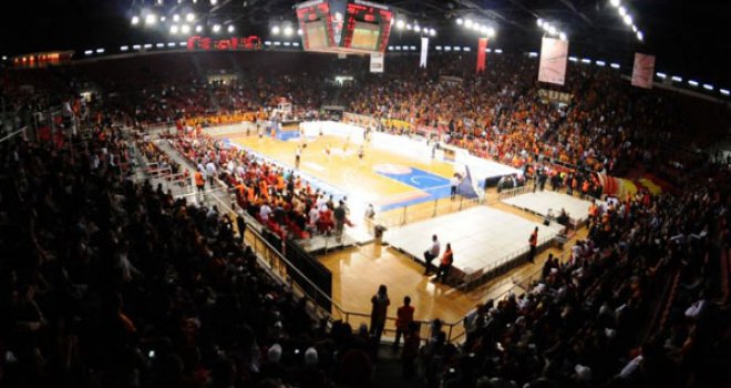 Galatasaray taraftarını dinledi, kombine fiyatlarını indirdi