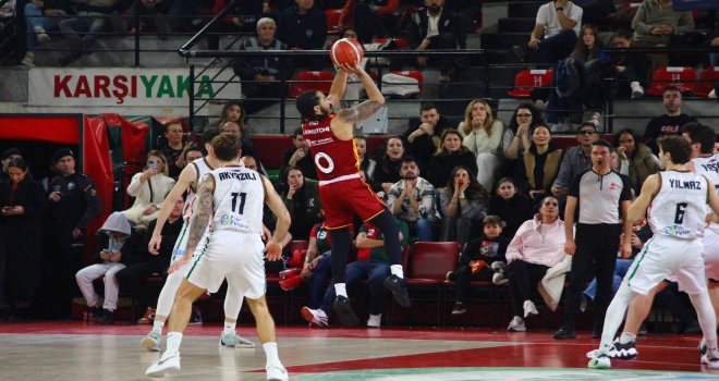 Galatasaray zorlansa da yarı finalde