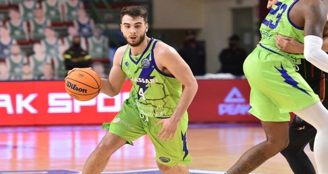 Galatasaray'a Sırp oyun kurucu