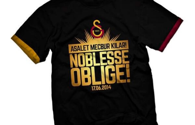 GALATASARAY'DAN HATIRA T-SHIRT'Ü
