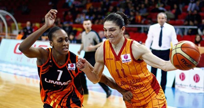 Galatasaray yıldızıyla yeniledi....