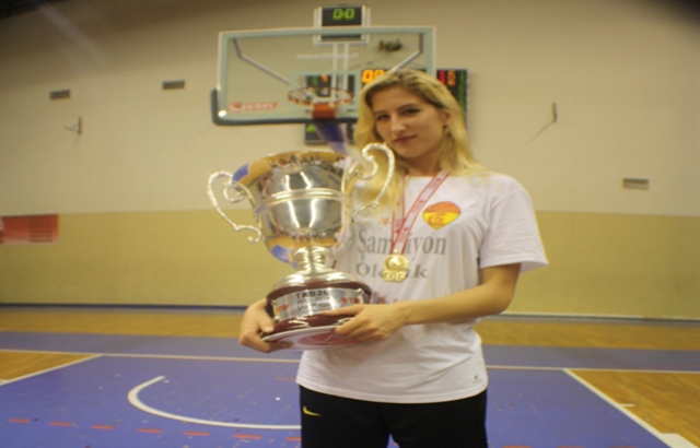 Gamze Zeren Edirne Belediyesi Edirnespor?da Devam Ediyor