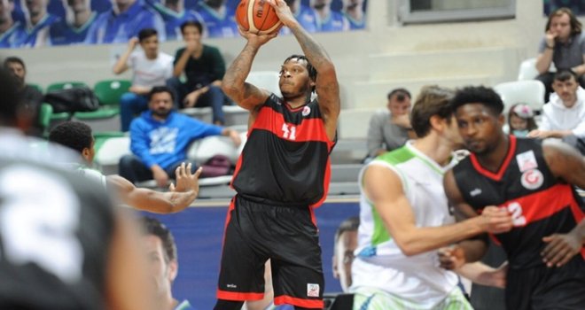 Gaziantep Basketbol, KB Peja karşısında...