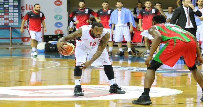 Gaziantep Basketbol, Petrolina AEK karşısında