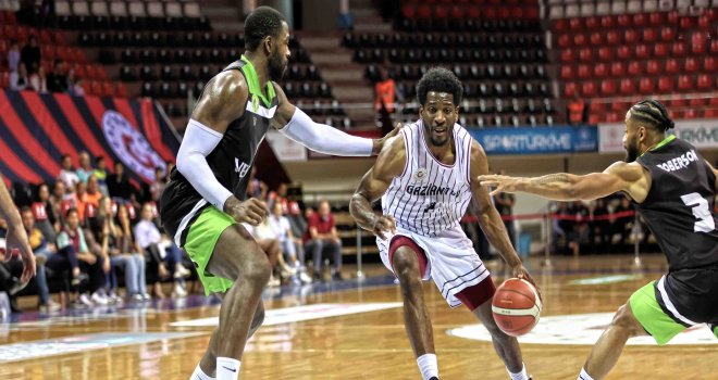 Gaziantep Basketbol son çeyrekte sonuca gitti