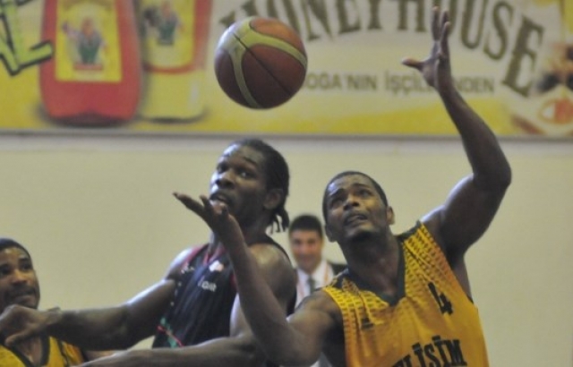 Gelişim Koleji geriden gelerek kazandı