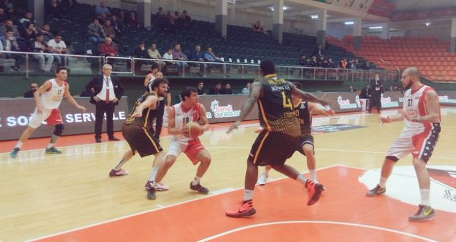 Gelişim Koleji ilk galibiyetini Bandırma'da aldı