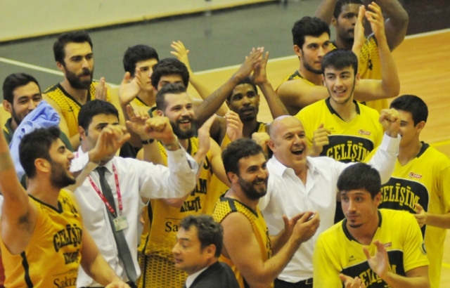 Gelişim Koleji, Pertevniyal deplasmanında güldü