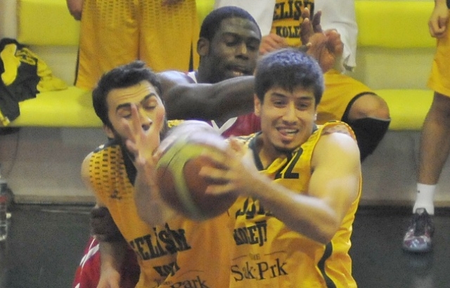 Gelişim'de Feyzi kaldı Mert gitti