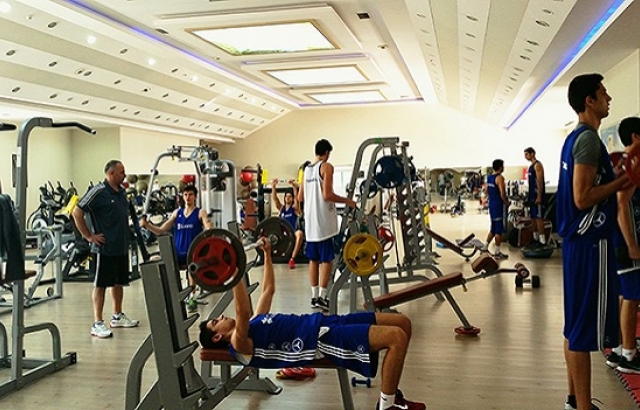 GENÇ ERKEK MİLLİ TAKIMIMIZ BOLU'DA TER DÖKÜYOR...