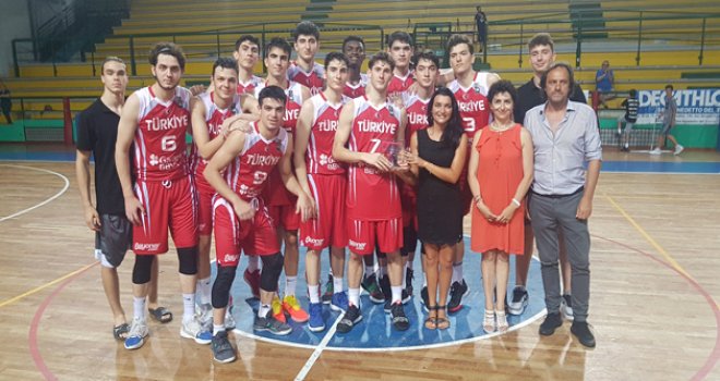 Genç Erkek Milliler birinci oldu