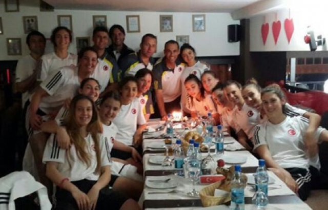 GENÇ KIZLAR, SIRBİSTAN'A KARŞI GALİP