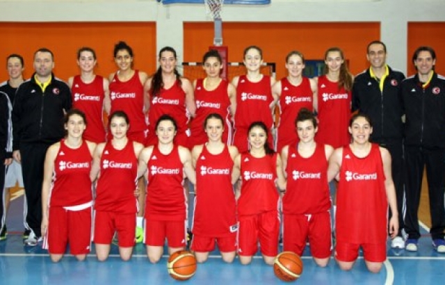 GENÇ KIZLARIMIZ, FRANSA'YA MAĞLUP