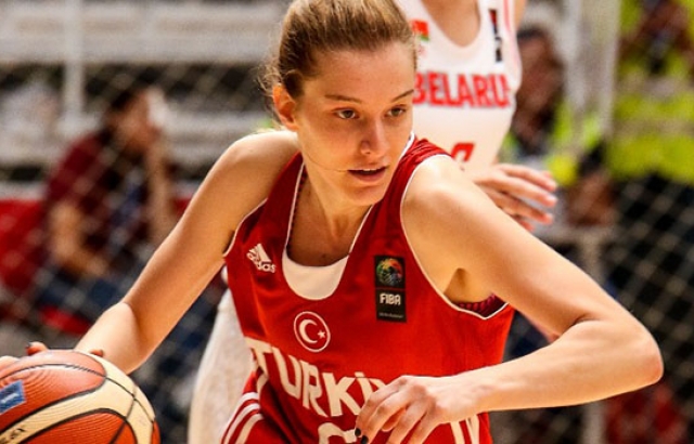 Genç Kızlarımız Romanya'yı geçti...