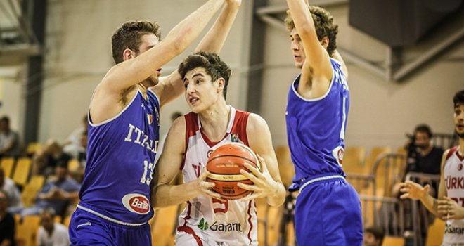 Genç Milliler İtalya'ya kaybetti