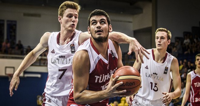 Genç Milliler son anda kaybetti klasmana kaldı