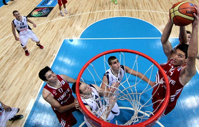 Genç Millilerimiz Bosna'ya kaybetti