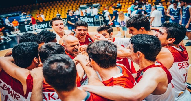 Genç Millilerimiz yarı finale yükseldi...