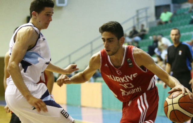 Genç Millilerimiz Yunanistan'a farklı kaybetti