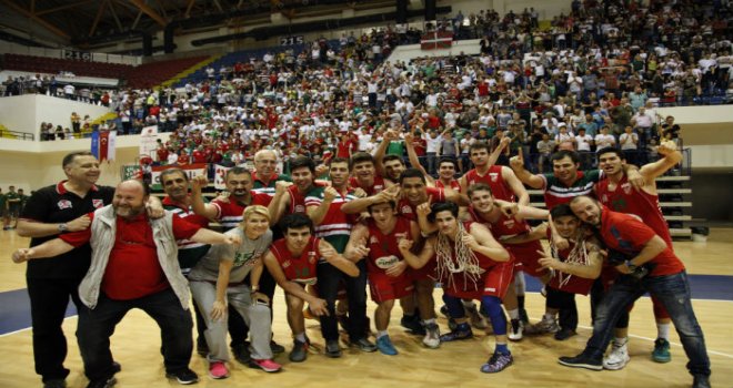 Gençlerde Pınar Karşıyaka şampiyon...