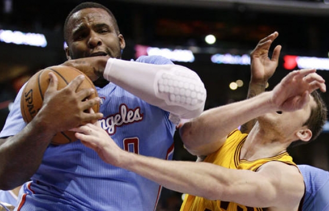 Glen Davis Clippers'da kaldı