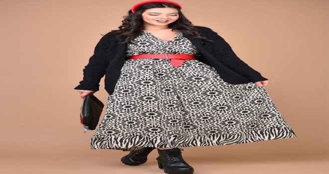 Güpürlü Elbise ile Gelen Şıklık