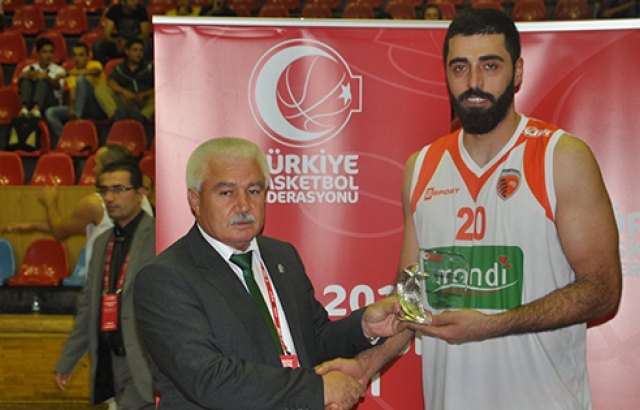 Hadi Doğan'dan 2 yıllık imza