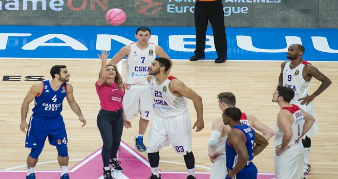 Hava atışı Sinem Kobal'dan...