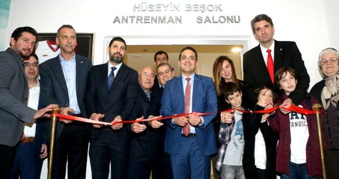 Hüseyin Beşok'un adı Bornova'da salona verildi...