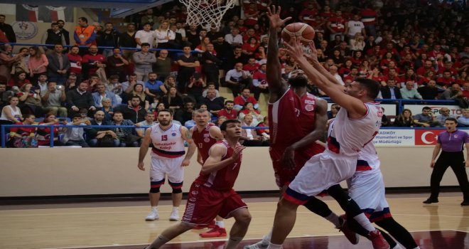 İlk yarı finalist Bahçeşehir Koleji