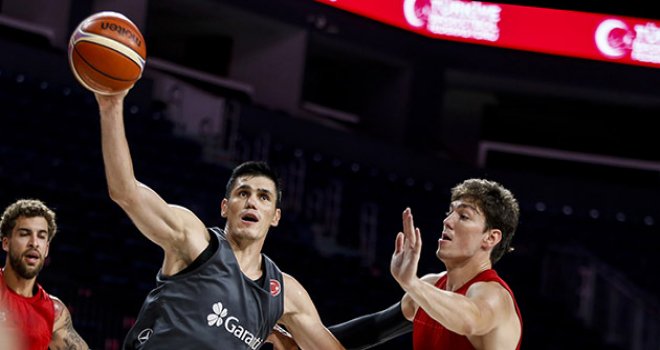 İlyasova: Ben milli takım için her zaman istekliyim