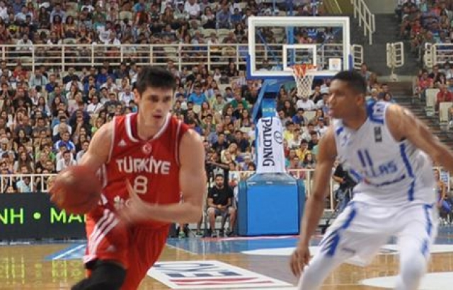 İlyasova: Hücumda daha iyi top çevirmemiz lazım