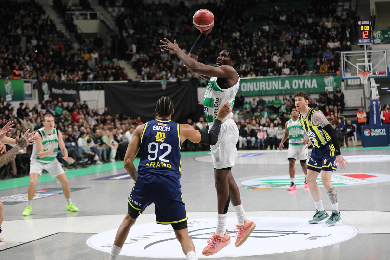 Bursaspor, Fenerbahçe'yi uzatmada devirdi