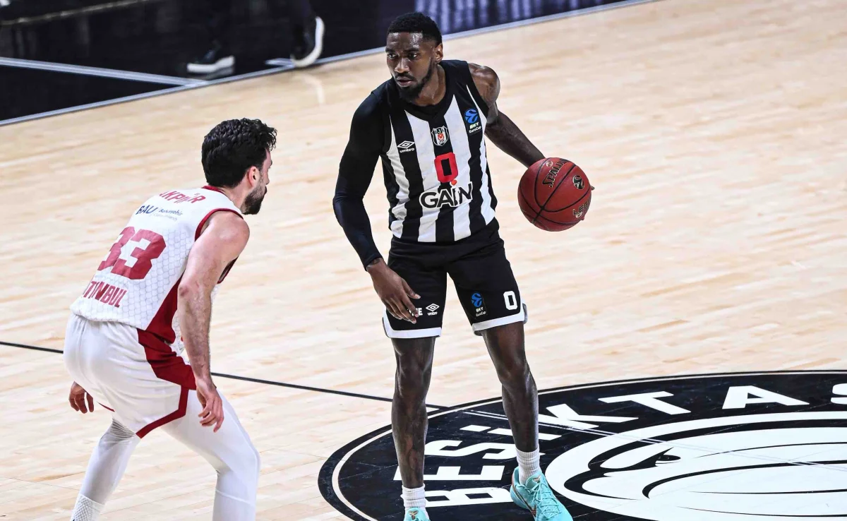 Beşiktaş, Bahçeşehir karşısında 1-0 öne geçti