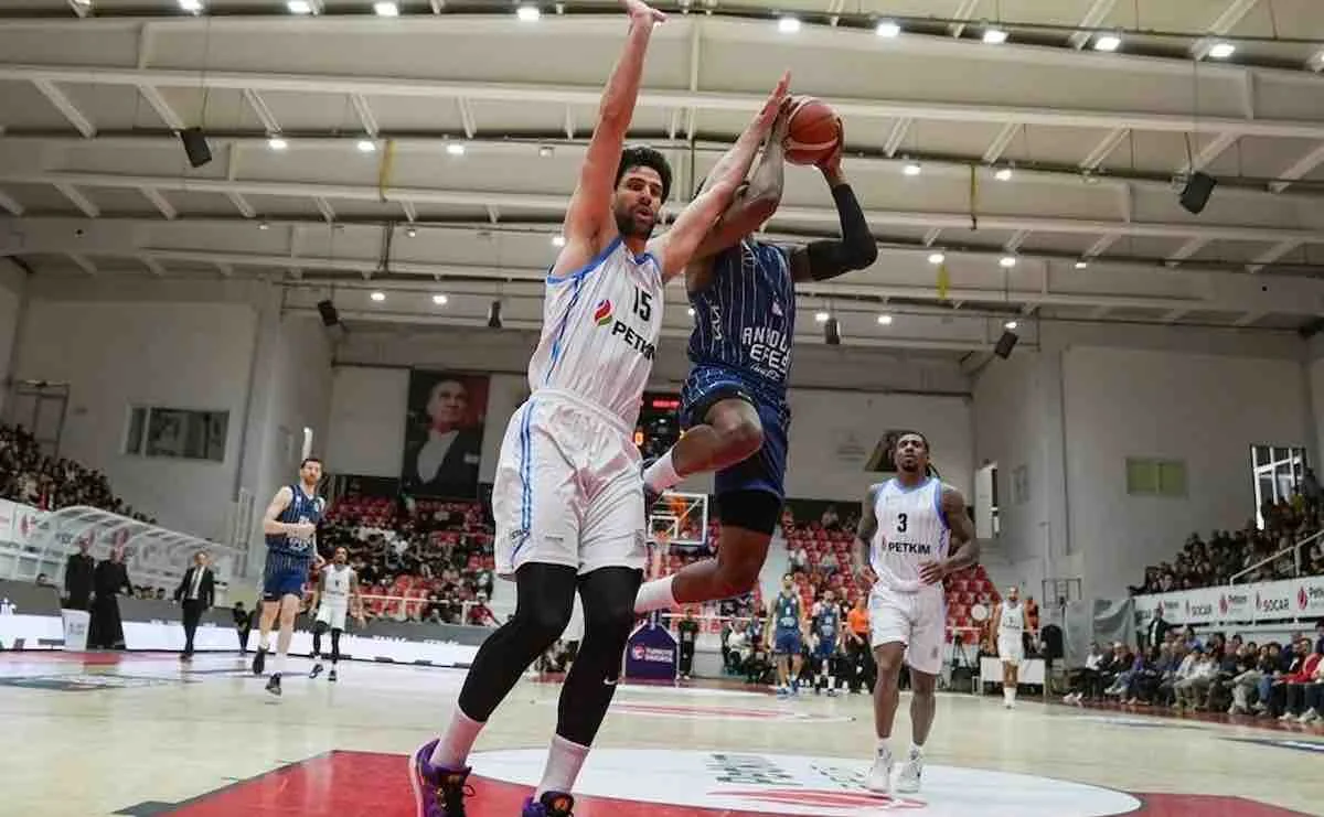 Anadolu Efes, Aliağa deplasmanında çok rahat