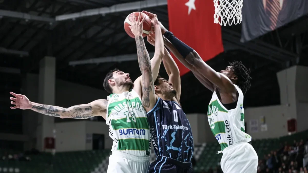 Türk Telekom son saniyede Bursaspor'u geçti